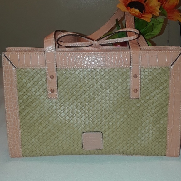 Liz Claiborne Peach Straw Bag - Picture 2 of 4